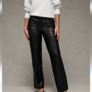 AMERICAN EAGLE Stretch Vegan Leather Straight Leg Pants – Black | Size 2 Long